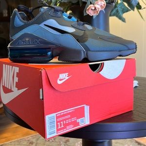 Men’s new never worn Nike shoes